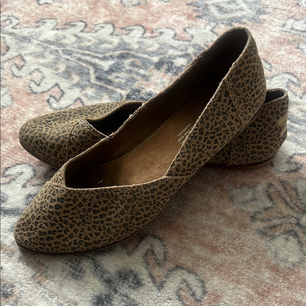 Toms Brown Flats with Animal Print